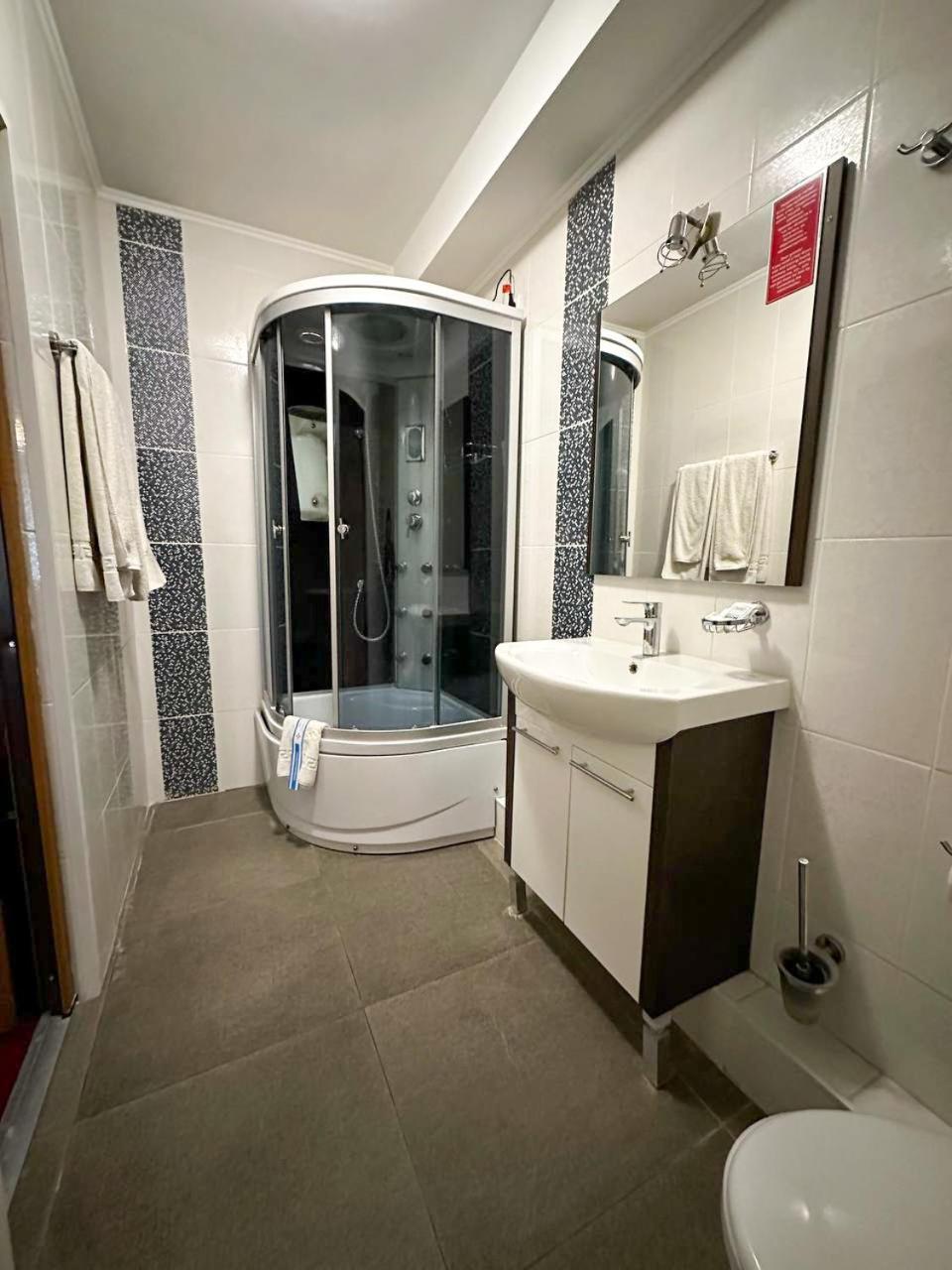 Mark Plaza Hotel Mykolaiv Dış mekan fotoğraf