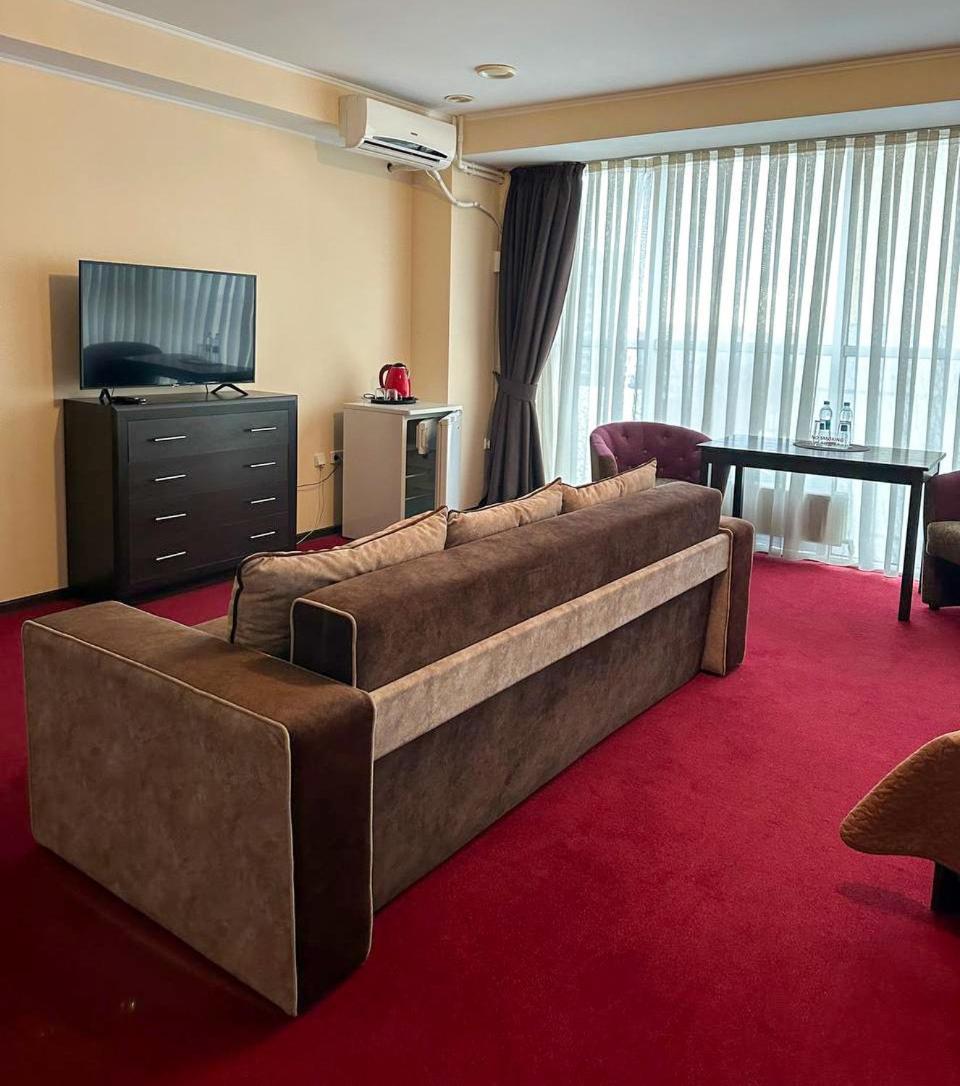 Mark Plaza Hotel Mykolaiv Dış mekan fotoğraf