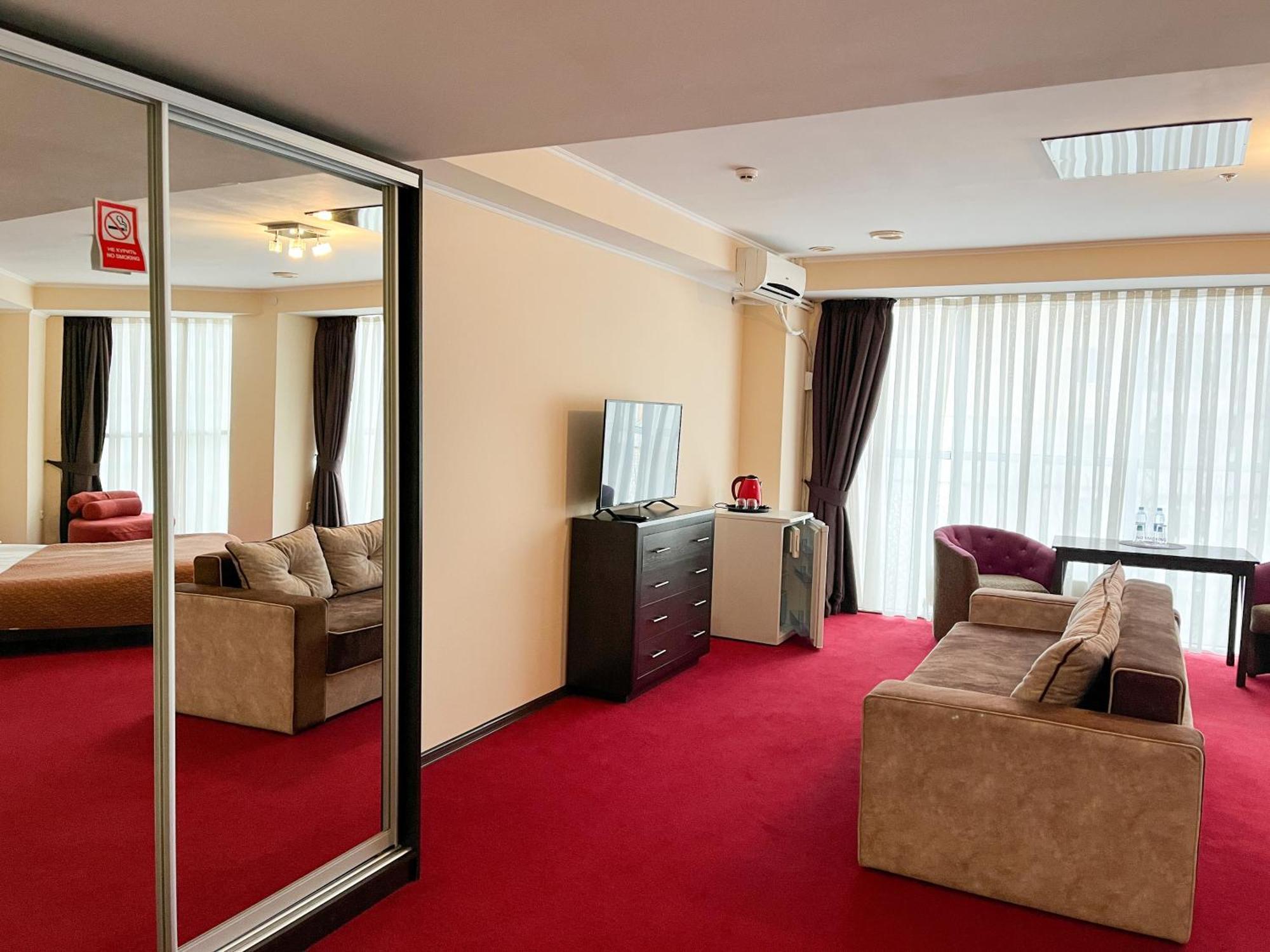 Mark Plaza Hotel Mykolaiv Dış mekan fotoğraf