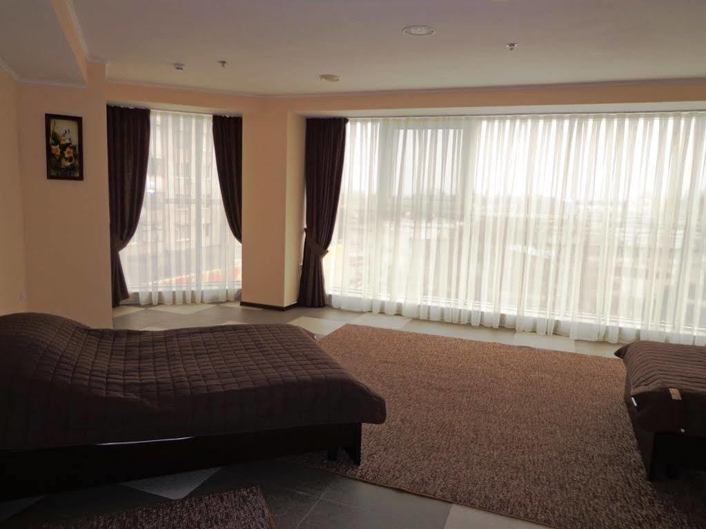Mark Plaza Hotel Mykolaiv Dış mekan fotoğraf