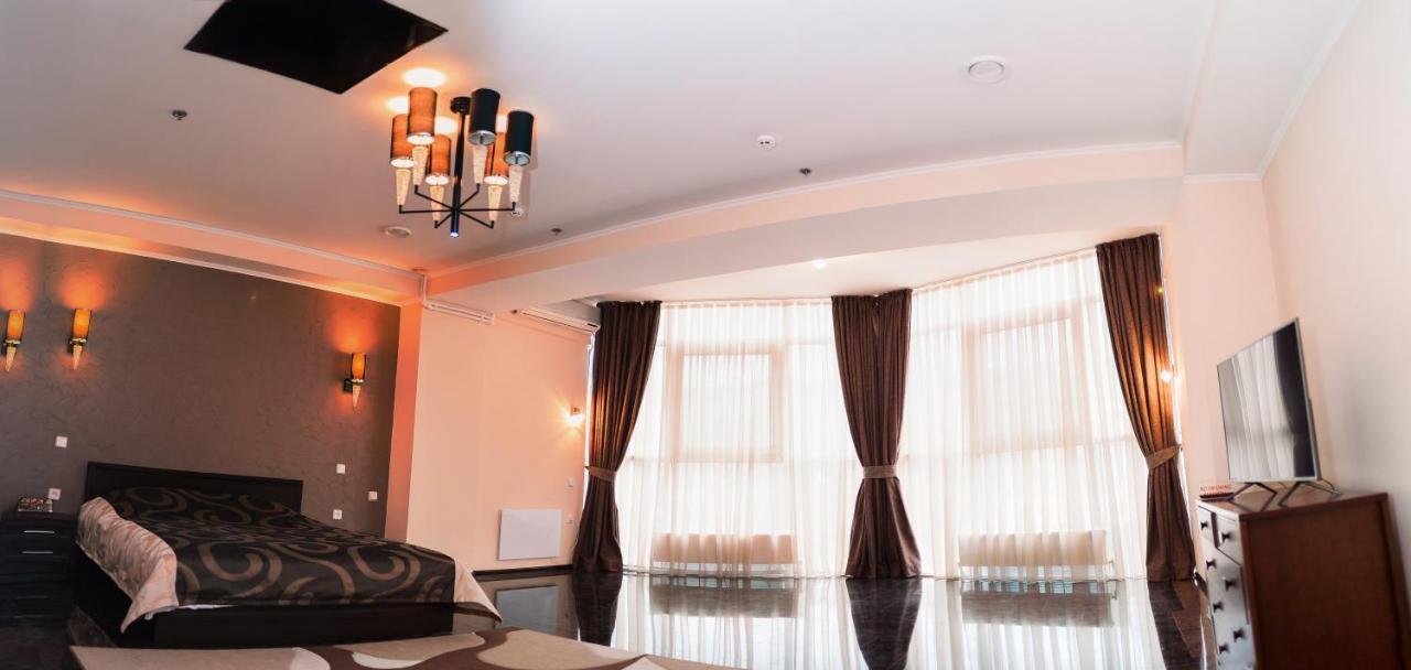 Mark Plaza Hotel Mykolaiv Dış mekan fotoğraf