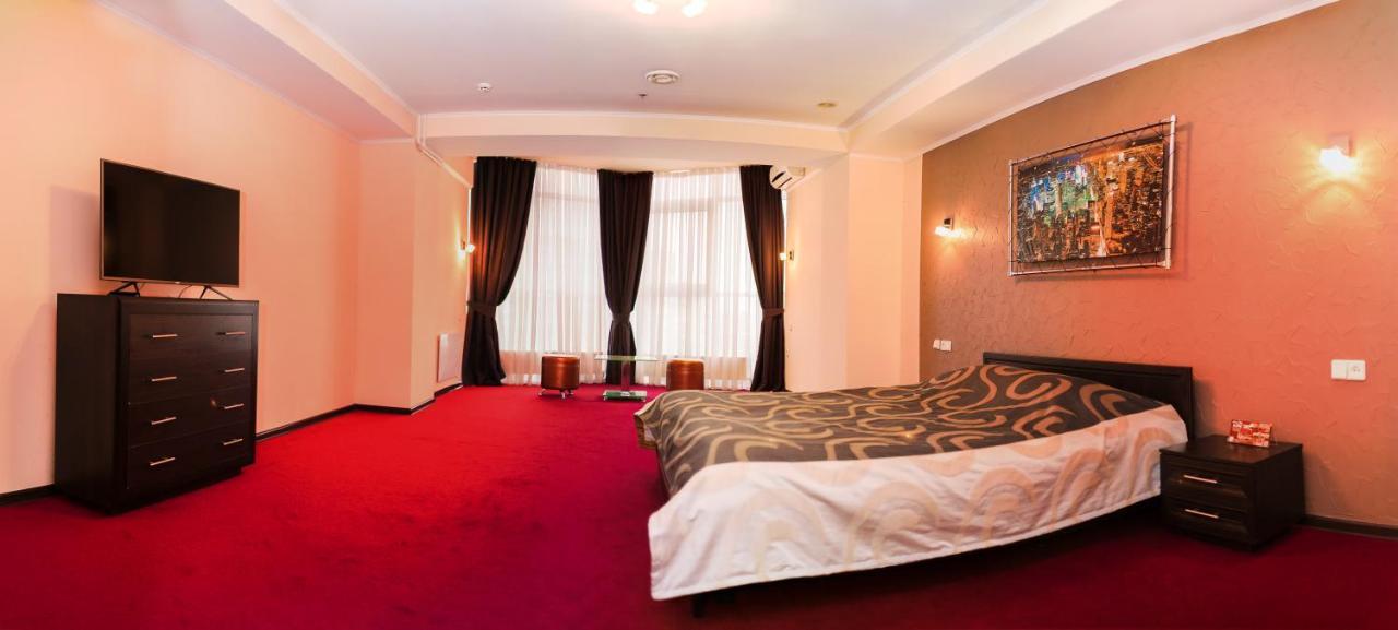 Mark Plaza Hotel Mykolaiv Dış mekan fotoğraf